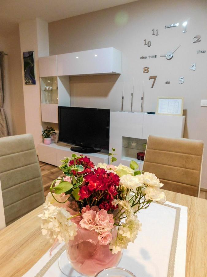 Apartman Lara Оточац Экстерьер фото