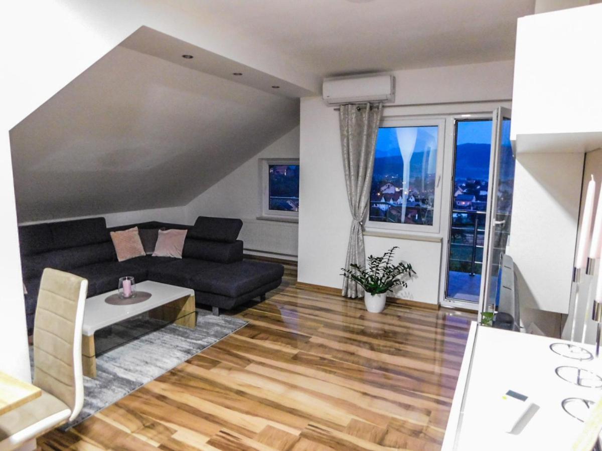 Apartman Lara Оточац Экстерьер фото