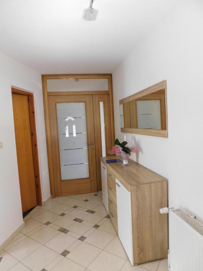 Apartman Lara Оточац Экстерьер фото