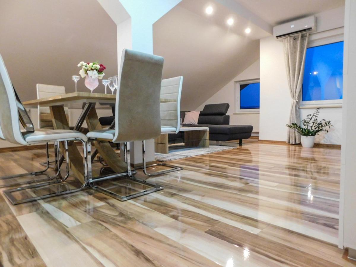 Apartman Lara Оточац Экстерьер фото