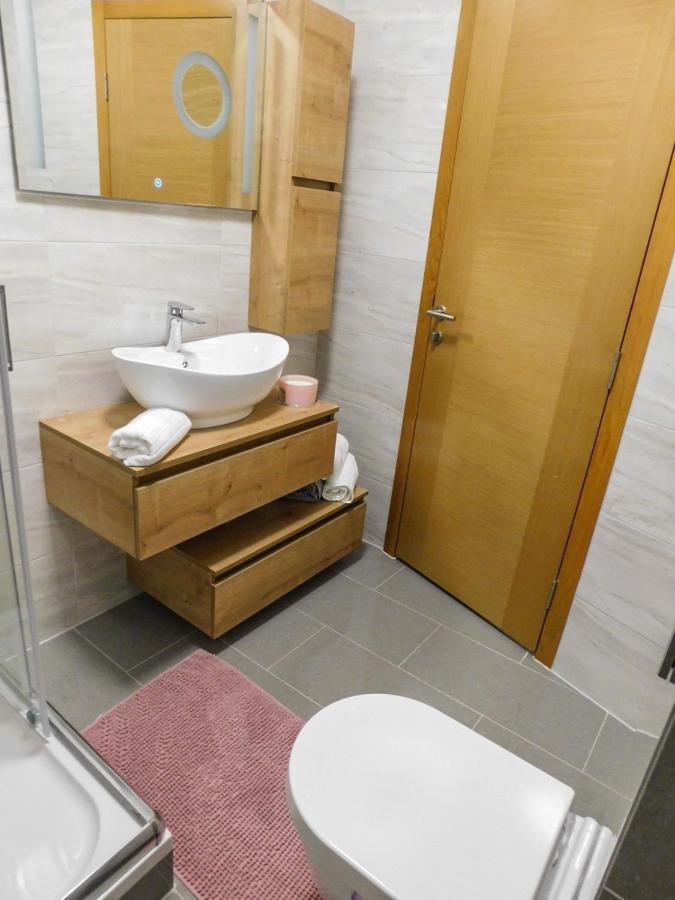 Apartman Lara Оточац Экстерьер фото