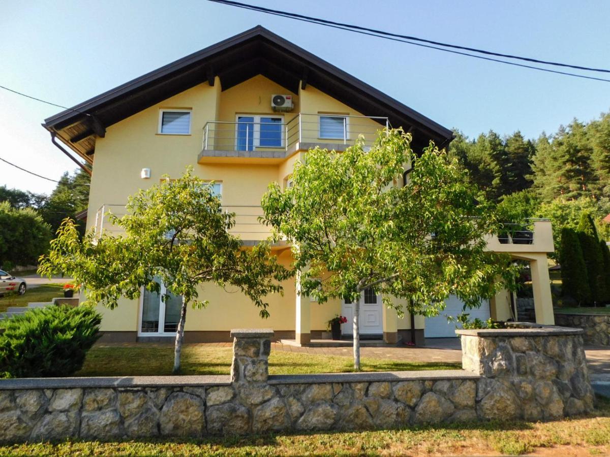 Apartman Lara Оточац Экстерьер фото